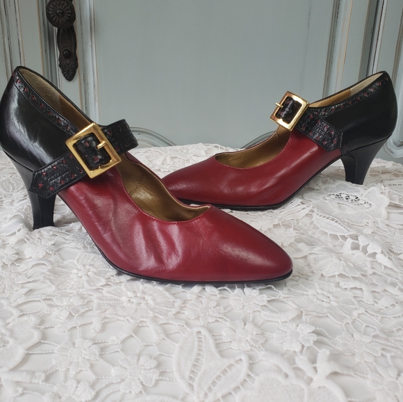Vintage Moschino heels - Picture 15 of 15
